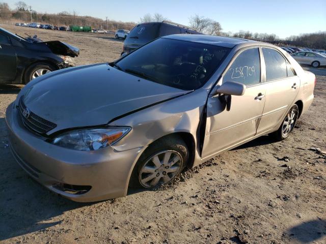 TOYOTA CAMRY LE 2004 with VIN 4T1BE30K54U819769 - Photo from auction
