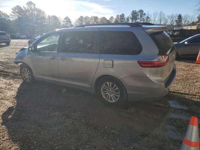 Photo 2 from auction – 2017 TOYOTA SIENNA XLE with VIN 5TDYZ3DC3HS897080