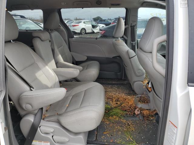 Photo 11 from auction – 2017 TOYOTA SIENNA XLE with VIN 5TDYZ3DC3HS836828