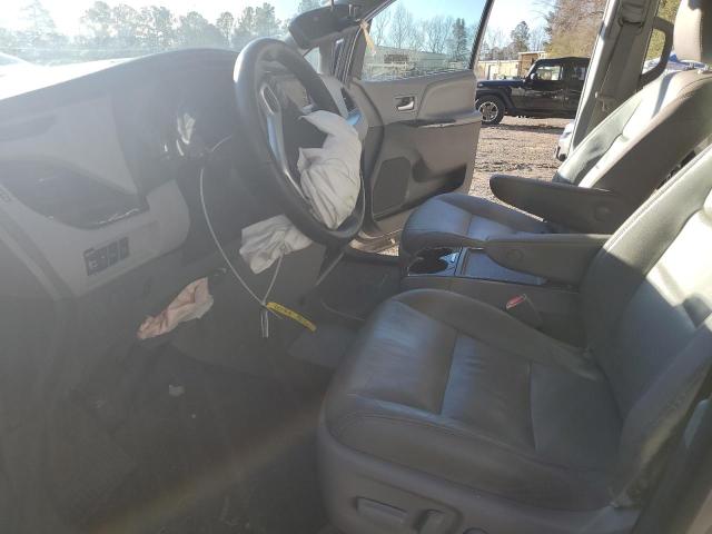 Photo 7 from auction – 2017 TOYOTA SIENNA XLE with VIN 5TDYZ3DC3HS897080