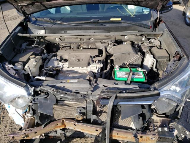 Photo 11 from auction – 2017 TOYOTA RAV4 XLE with VIN 2T3RFREV3HW636840