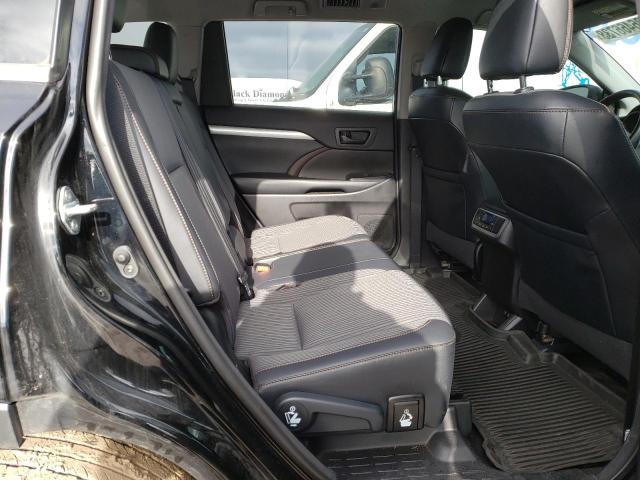 Photo 11 from auction – 2018 TOYOTA HIGHLANDER with VIN 5TDBZRFH6JS914705