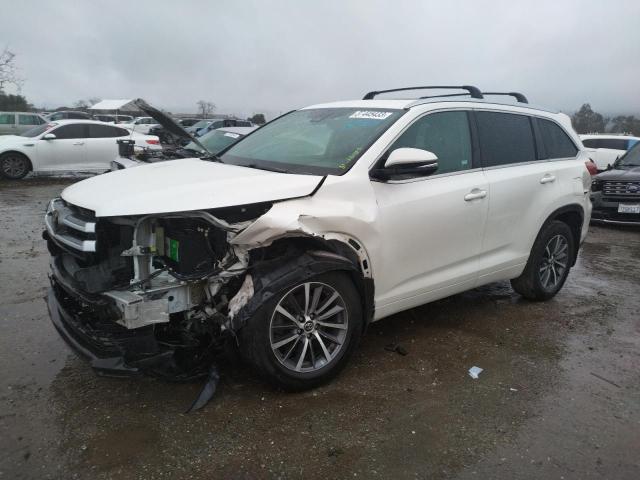 TOYOTA HIGHLANDER 2017 with VIN 5TDJZRFH8HS368009 - Photo from auction