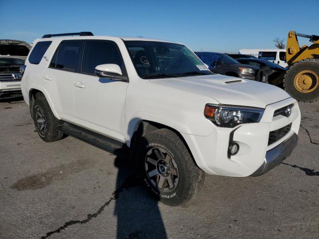 Photo 4 from auction – 2020 TOYOTA 4RUNNER SR with VIN JTEBU5JR8L5753785