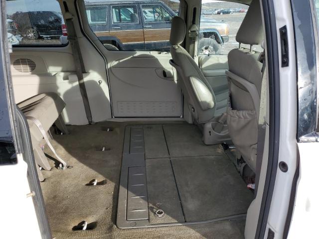 Photo 11 from auction – 2005 CHRYSLER TOWN & COU with VIN 2C4GP44R75R591502