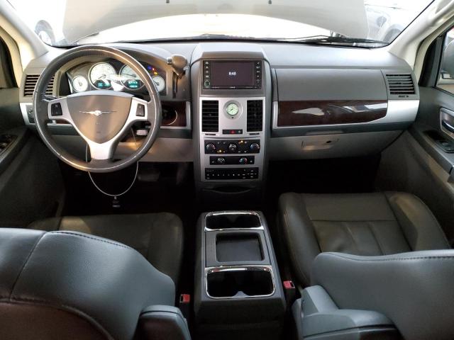 Photo 8 from auction – 2010 CHRYSLER TOWN & COU with VIN 2A4RR5DXXAR241793