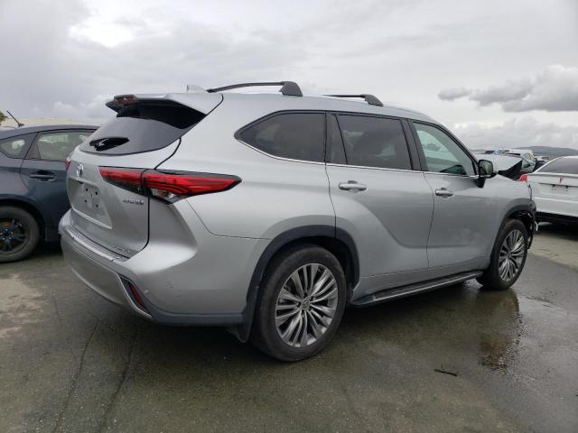 Photo 3 from auction – 2022 TOYOTA HIGHLANDER with VIN 5TDEBRCH3NS078556