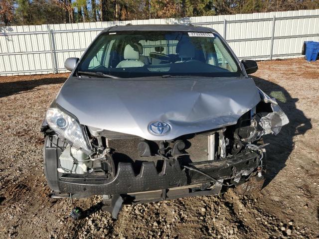 Photo 5 from auction – 2017 TOYOTA SIENNA XLE with VIN 5TDYZ3DC3HS897080