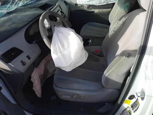 Photo 7 from auction – 2013 TOYOTA SIENNA LE with VIN 5TDKK3DC6DS297724