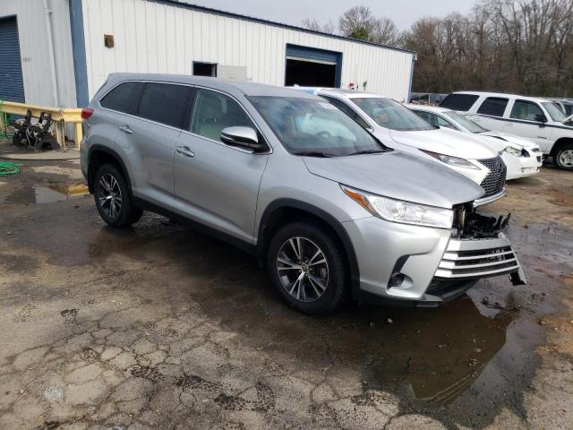Photo 4 from auction – 2019 TOYOTA HIGHLANDER with VIN 5TDZZRFH0KS369911