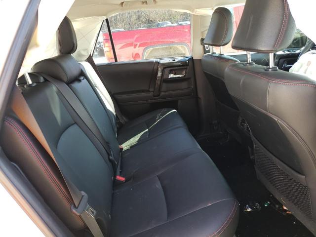 Photo 11 from auction – 2020 TOYOTA 4RUNNER SR with VIN JTEBU5JR6L5801204
