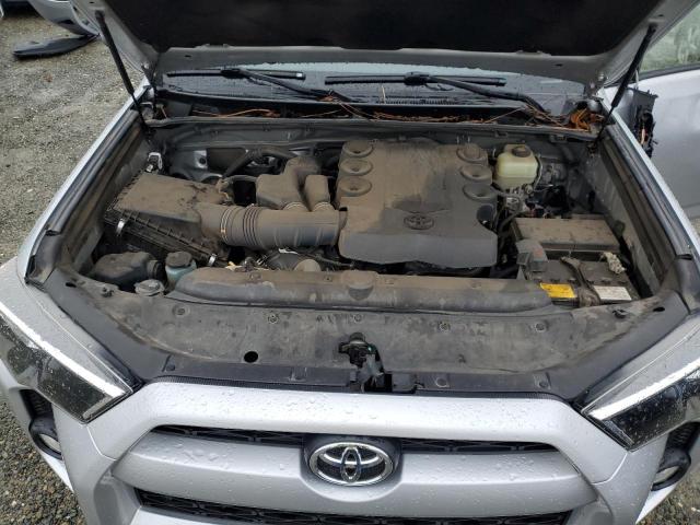 Photo 11 from auction – 2018 TOYOTA 4RUNNER SR with VIN JTEBU5JR3J5530843