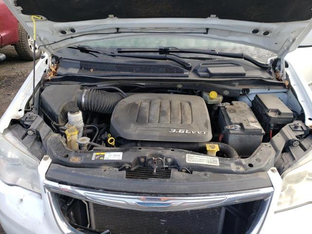 Photo 12 from auction – 2014 CHRYSLER TOWN & COU with VIN 2C4RC1BG3ER246472
