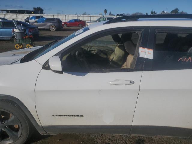 Photo 13 from auction – 2018 JEEP CHEROKEE L with VIN 1C4PJLCB5JD620461