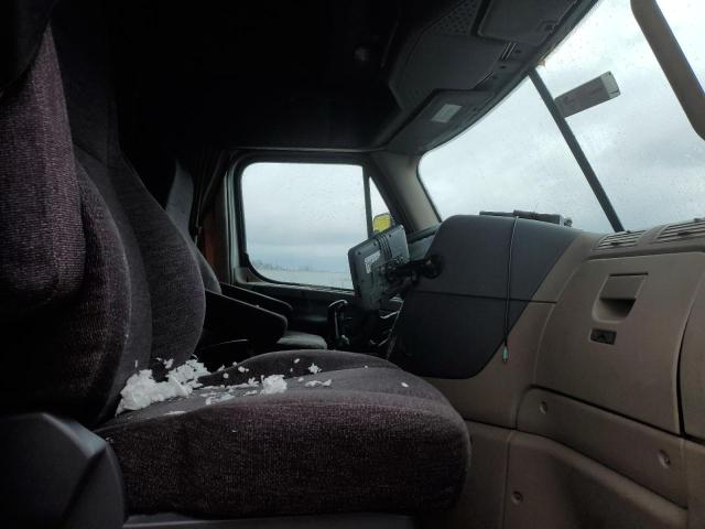 Photo 5 from auction – 2015 FREIGHTLINER CASCADIA 1 with VIN 3AKJGLD57FSGH5337