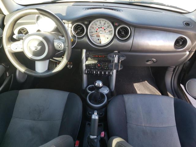 Photo 8 from auction – 2005 MINI COOPER S with VIN WMWRE33575TL15558