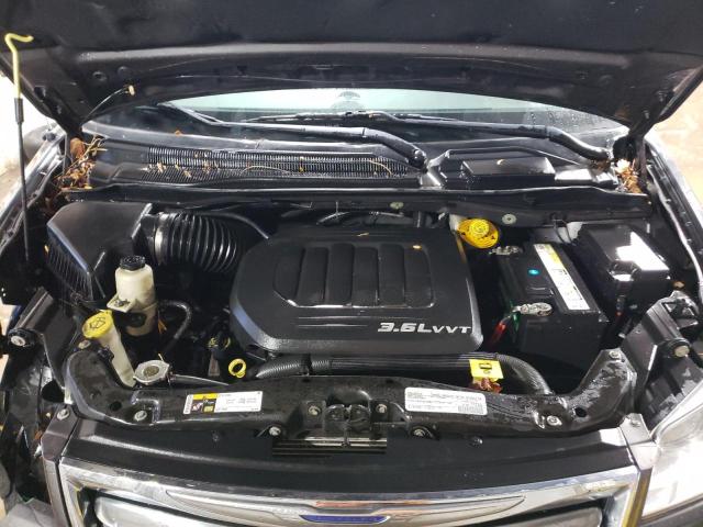 Photo 12 from auction – 2015 CHRYSLER TOWN & COU with VIN 2C4RC1AG1FR727324