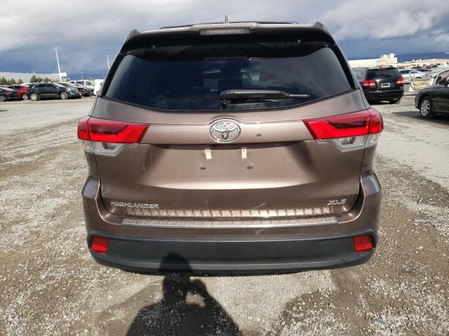 Photo 6 from auction – 2017 TOYOTA HIGHLANDER with VIN 5TDKZRFH6HS231106