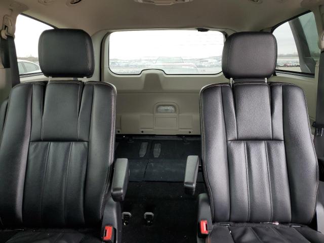 Photo 10 from auction – 2015 CHRYSLER TOWN & COU with VIN 2C4RC1BG8FR537681