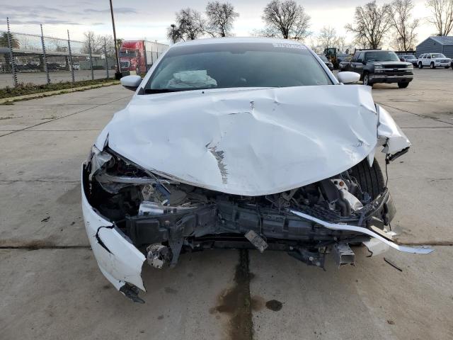Photo 5 from auction – 2015 CHRYSLER 200 LIMITE with VIN 1C3CCCAB9FN747179
