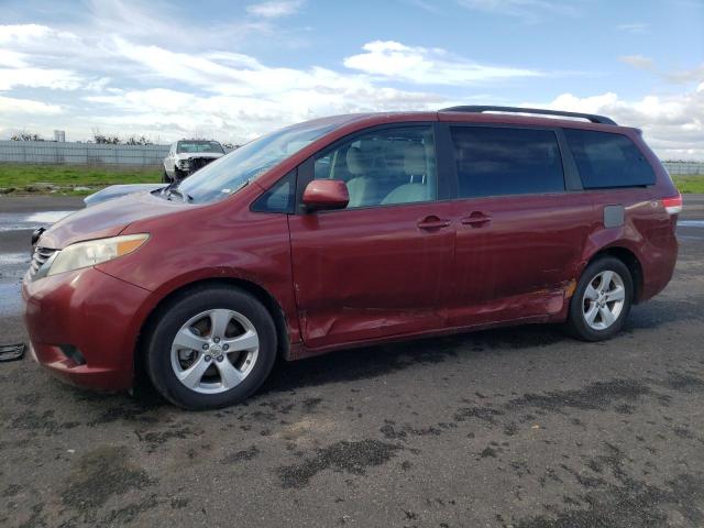 TOYOTA SIENNA LE 2012 z numerem VIN 5TDKK3DC8CS229908 - Zdjęcie z aukcji