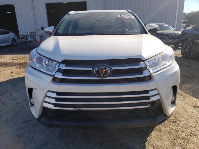 Photo 5 from auction – 2018 TOYOTA HIGHLANDER with VIN 5TDKZRFH2JS543039