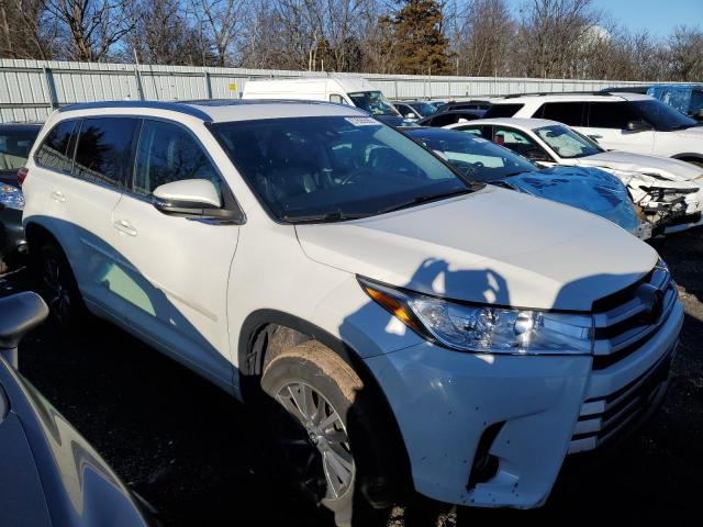 Photo 4 from auction – 2017 TOYOTA HIGHLANDER with VIN 5TDJZRFH4HS476952