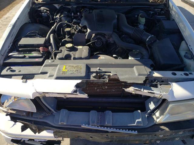 Photo 11 from auction – 2003 MERCURY GRAND MARQ with VIN 2MEFM75W03X686419