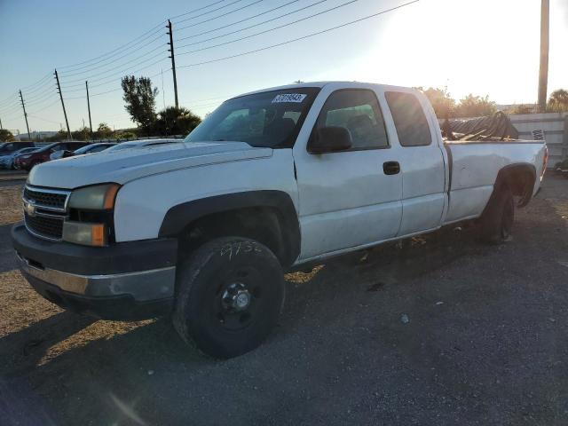 CHEVROLET SILVERADO 2006 with VIN 1GCHC29U16E124592 - Photo from auction
