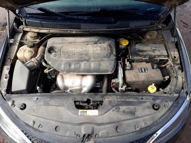 Photo 11 from auction – 2016 CHRYSLER 200 LIMITE with VIN 1C3CCCAB7GN112138