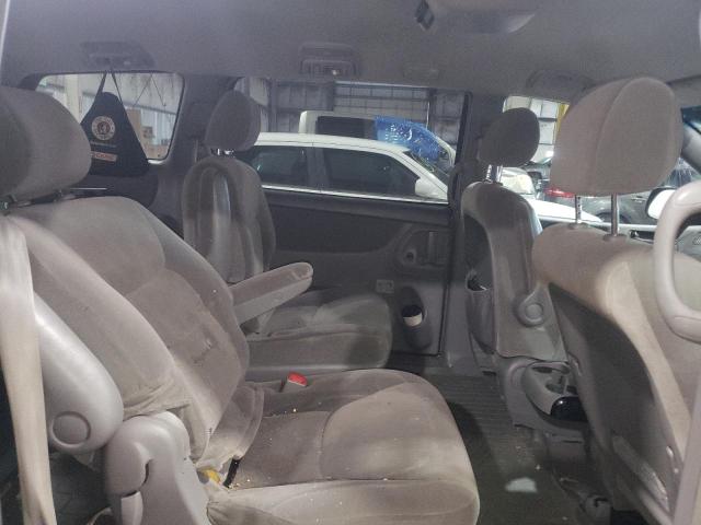 Photo 10 from auction – 2004 TOYOTA SIENNA CE with VIN 5TDZA23C44S179281