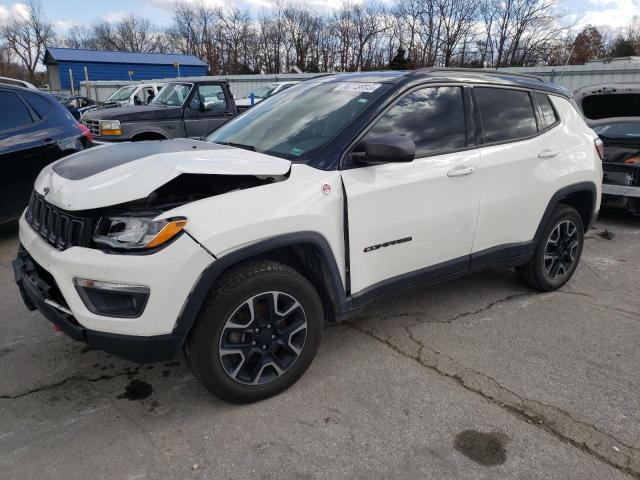 JEEP COMPASS TR 2019 with VIN 3C4NJDDB3KT667821 - Photo from auction