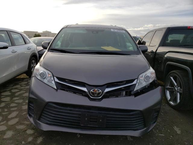 Photo 5 from auction – 2018 TOYOTA SIENNA LE with VIN 5TDKZ3DCXJS924528