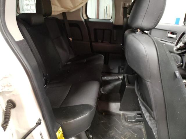 Photo 11 from auction – 2011 TOYOTA FJ CRUISER with VIN JTEZU4BF1BK011046