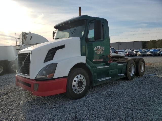 Photo 2 from auction – 2006 VOLVO VN VNL with VIN 4V4NC9GH16N444775