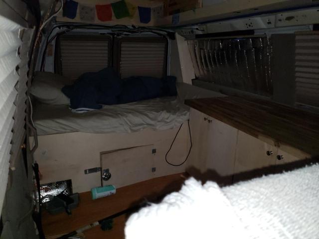Photo 11 from auction – 2000 FORD ECONOLINE with VIN 1FDRE14L6YHB93928