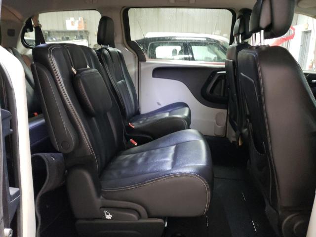 Photo 11 from auction – 2015 CHRYSLER TOWN & COU with VIN 2C4RC1AG1FR727324