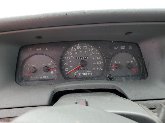 Photo 9 from auction – 2005 MERCURY GRAND MARQ with VIN 2MEFM75W25X630176