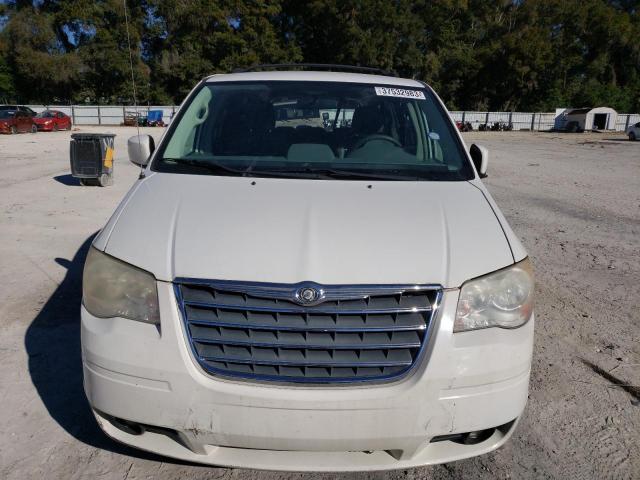 Photo 5 from auction – 2010 CHRYSLER TOWN & COU with VIN 2A4RR5D13AR440728