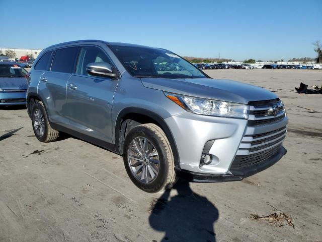 Photo 4 from auction – 2019 TOYOTA HIGHLANDER with VIN 5TDKZRFH0KS333931