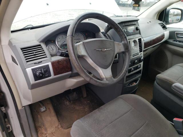 Photo 8 from auction – 2010 CHRYSLER TOWN & COU with VIN 2A4RR5D1XAR337578