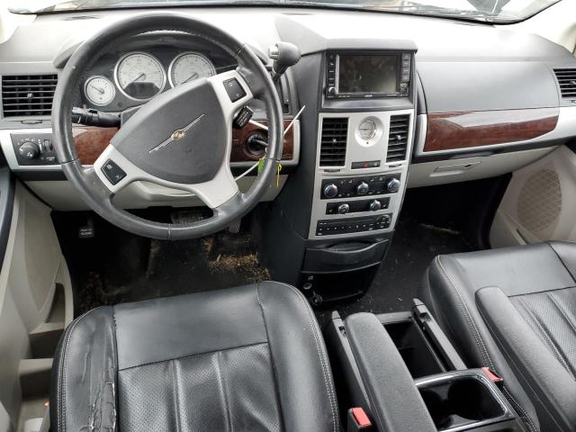 Photo 8 from auction – 2010 CHRYSLER TOWN & COU with VIN 2A4RR8D1XAR381484