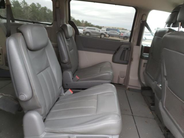 Photo 11 from auction – 2010 CHRYSLER TOWN & COU with VIN 2A4RR5D13AR310450