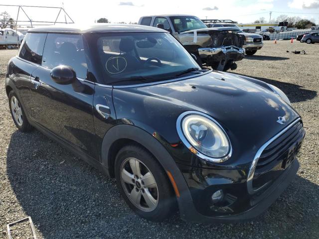Photo 4 from auction – 2017 MINI COOPER with VIN WMWXP5C3XH2F61822