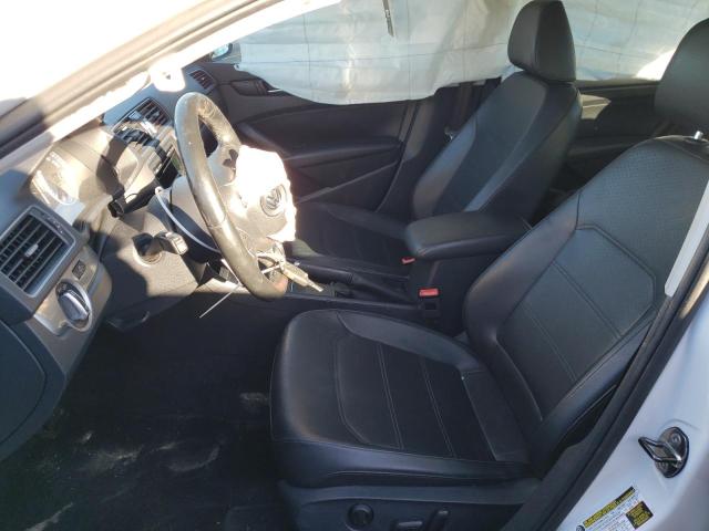 Photo 7 from auction – 2015 VOLKSWAGEN PASSAT S with VIN 1VWAT7A33FC006232