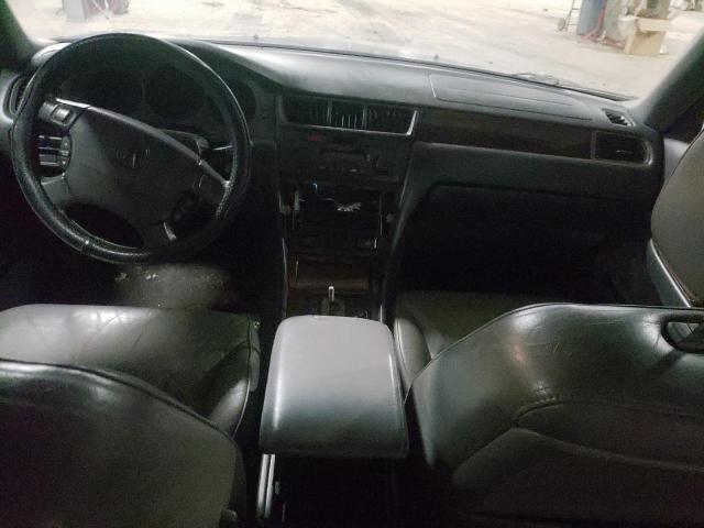 Photo 8 from auction – 1998 ACURA 3.5RL SE with VIN JH4KA9684WC008101