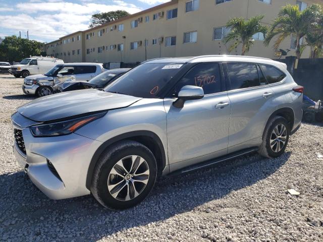 TOYOTA HIGHLANDER 2022 with VIN 5TDGZRAH2NS104345 - Photo from auction