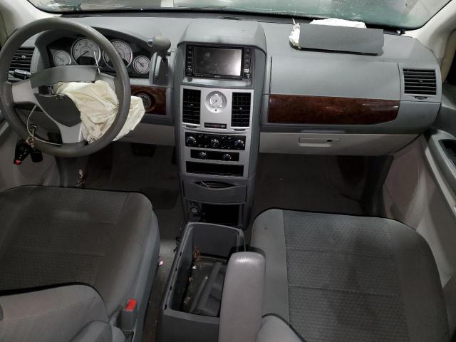 Photo 8 from auction – 2010 CHRYSLER TOWN & COU with VIN 2A4RR4DE7AR346929