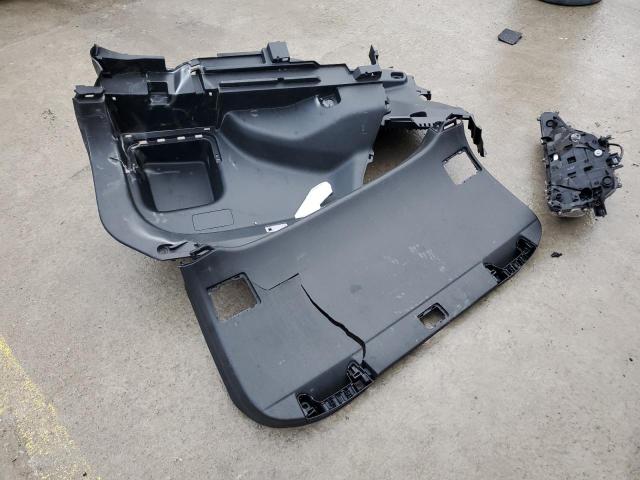 Photo 12 from auction – 2019 TOYOTA RAV4 LE with VIN JTMF1RFV8KD021267