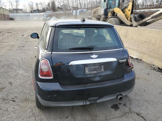Photo 6 from auction – 2008 MINI COOPER with VIN WMWMF33518TU67895